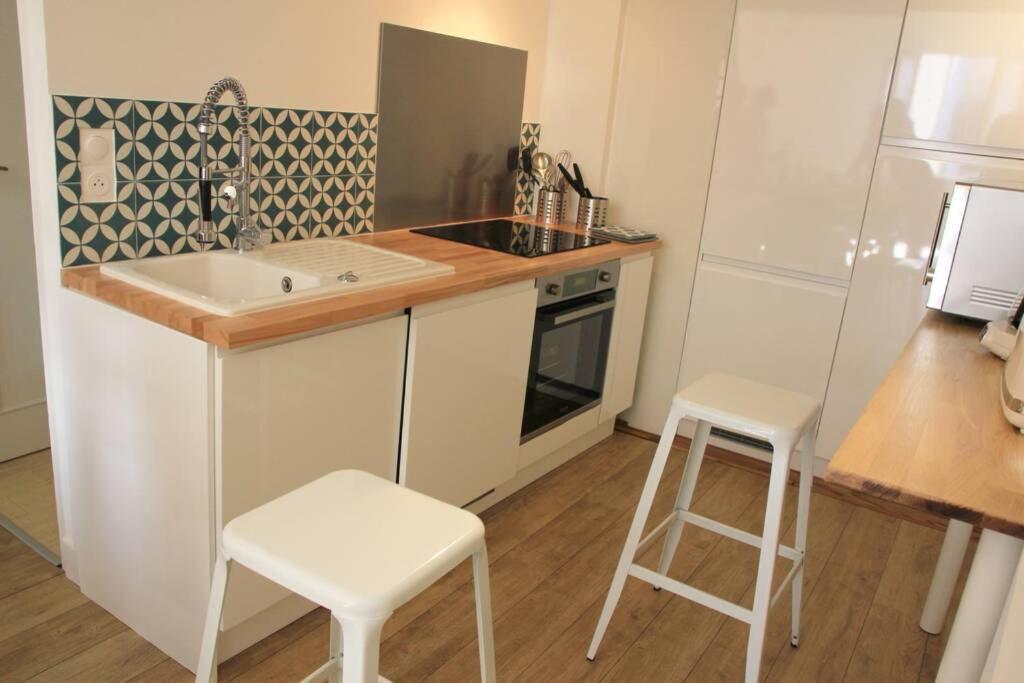 Superbe Duplex De 70M2 Avec 2 Chambres En Hyper Centre Au Calme Sur Cour Classe 3 Etoiles Avec Parking En Option La Rochelle  Dış mekan fotoğraf