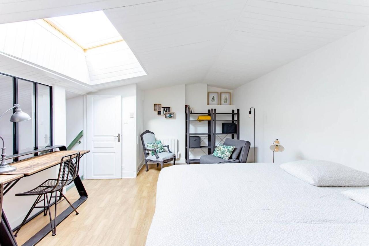 Superbe Duplex De 70M2 Avec 2 Chambres En Hyper Centre Au Calme Sur Cour Classe 3 Etoiles Avec Parking En Option La Rochelle  Dış mekan fotoğraf